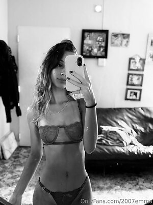 2007emma Nude Leaked Photo #7