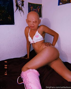aalikalixxx Nude Leaked Photo #22