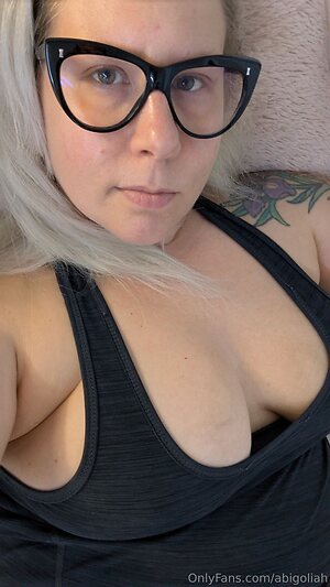 abigoliah Nude Leaked Photo #21
