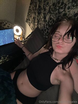 admiringalex Nude Leaked Photo #17