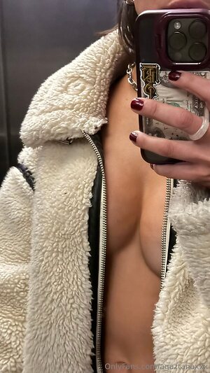 aguztanaxxx Nude Leaked Photo #21