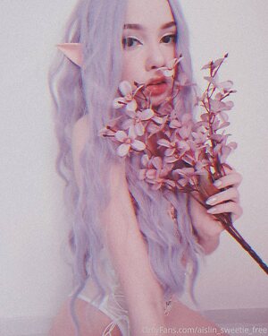aislinsweetie Nude Leaked Photo #13