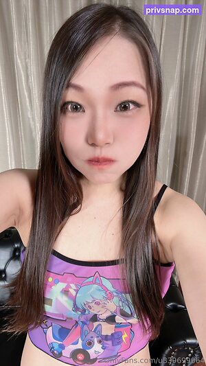 akanenaka Nude Leaked Photo #39