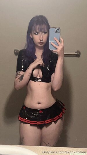 akarikittifree Nude Leaked Photo #9