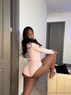 akeylamarie Nude Leaked Photo #12