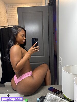 akeylamarie Nude Leaked Photo #29