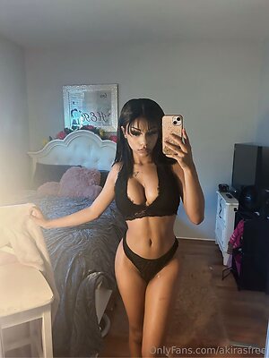 akirasfree Nude Leaked Photo #3