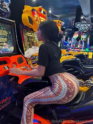 akirasfree Nude Leaked Photo #7