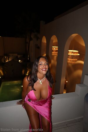 alannasworldx Nude Leaked Photo #3