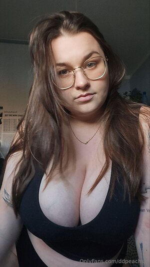 alicecinnabuns Nude Leaked Photo #2