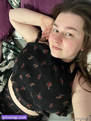 alicecinnabuns Nude Leaked Photo #29