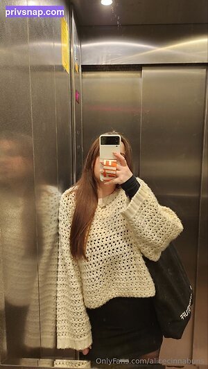 alicecinnabuns Nude Leaked Photo #31