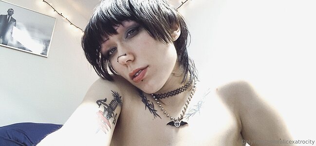 alicexatrocity Nude Leaked Photo #9