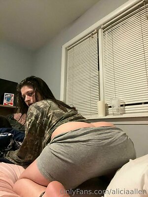 aliciaallen Nude Leaked Photo #22