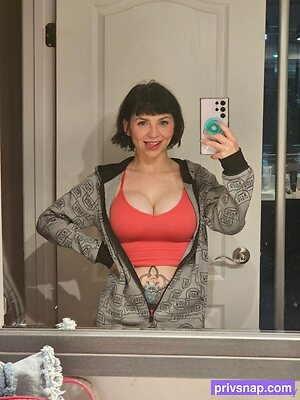 alientrashkitty69 Nude Leaked Photo #35