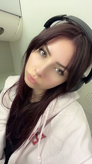 alignwithjuniper Nude Leaked Photo #6