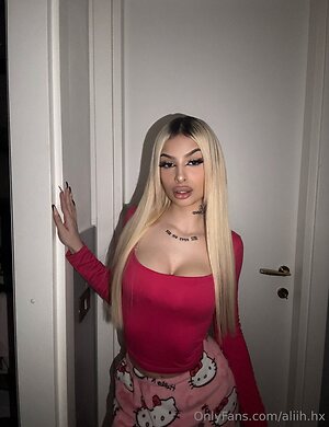 aliih hx Nude Leaked Photo #36