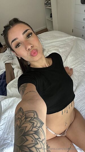 alisaherreroo Nude Leaked Photo #38