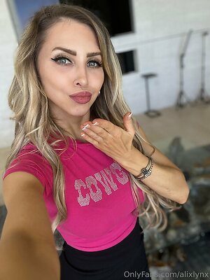 alixlynx Nude Leaked Photo #18