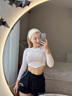 alkh1mova Nude Leaked Photo #40