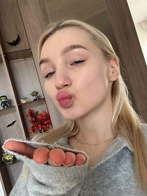 alkh1mova Nude Leaked Photo #41
