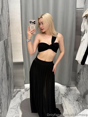 alkh1mova Nude Leaked Photo #44