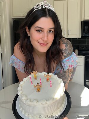 allieoops Nude Leaked Photo #23