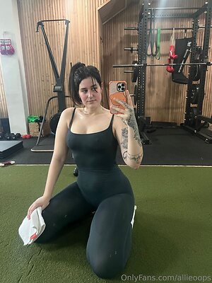 allieoops Nude Leaked Photo #31