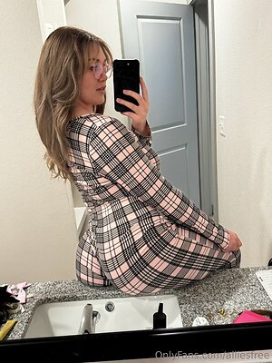 alliesfree Nude Leaked Photo #8