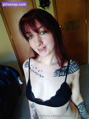 alliswonderland33 Nude Leaked Photo #38