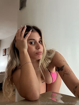 almanavarro Nude Leaked Photo #3