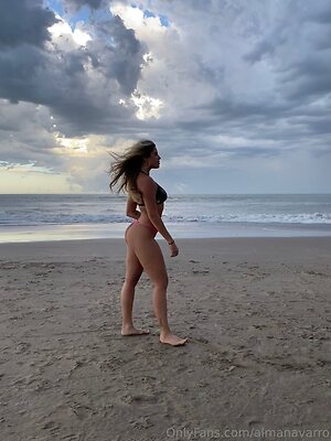 almanavarro Nude Leaked Photo #28
