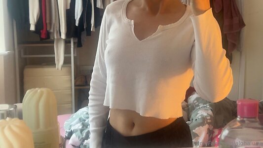 alohalucy Nude Leaked Photo #2