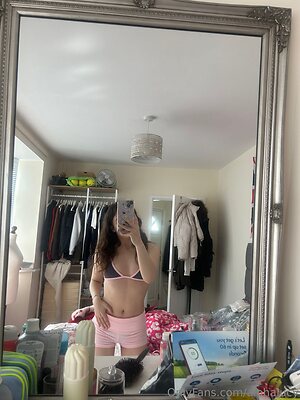 alohalucy Nude Leaked Photo #11