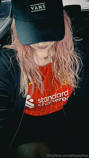 altzoeyfree Nude Leaked Photo #3