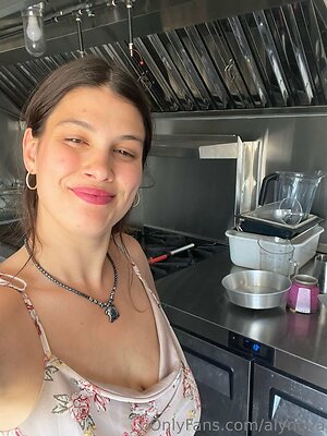 alynova Nude Leaked Photo #7