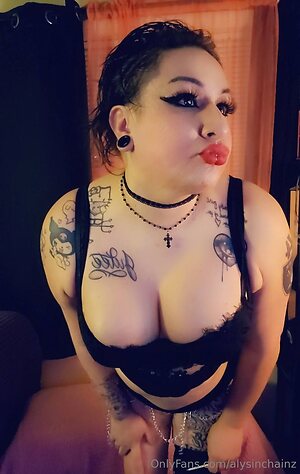 alysinchainz Nude Leaked Photo #11