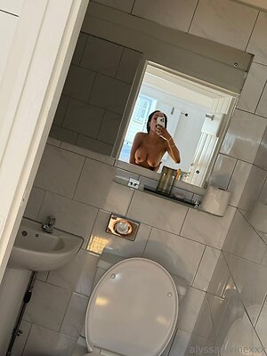 alyssadivinexxx Nude Leaked Photo #10