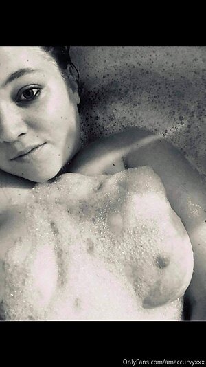 amaccurvyxxx Nude Leaked Photo #11