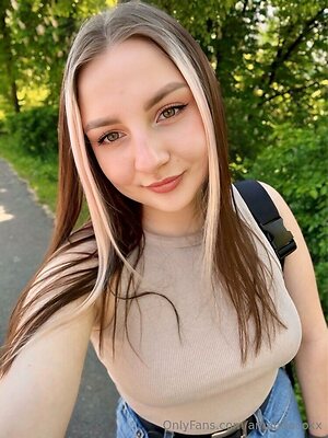 amandacoxx Nude Leaked Photo #11