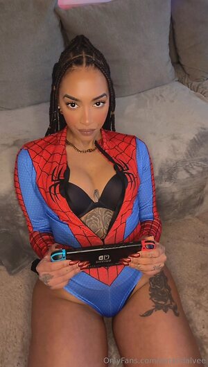 amandalvee Nude Leaked Photo #12