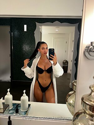 amberquinnofficial Nude Leaked Photo #17