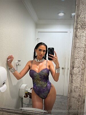 amberquinnofficial Nude Leaked Photo #32