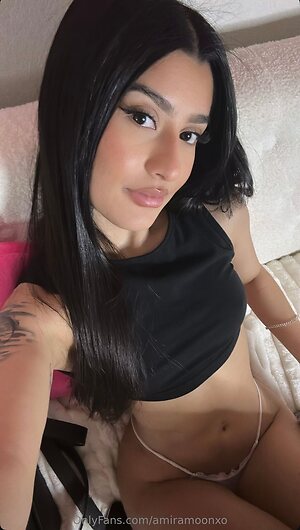 amiramoonxo Nude Leaked Photo #4