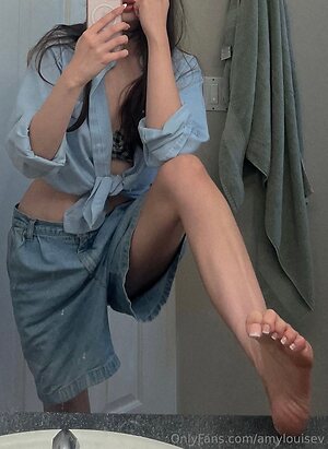 amylouisev Nude Leaked Photo #38