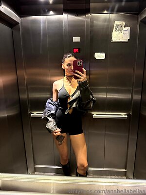 anabellabellaa Nude Leaked Photo #9