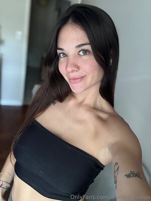 anabellabellaa Nude Leaked Photo #14