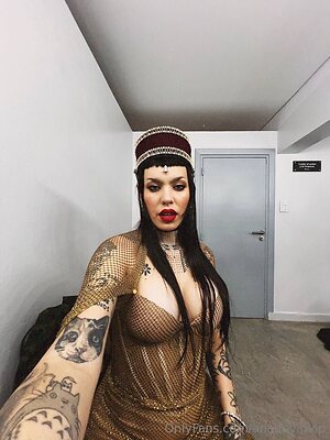 anadevinvip Nude Leaked Photo #2