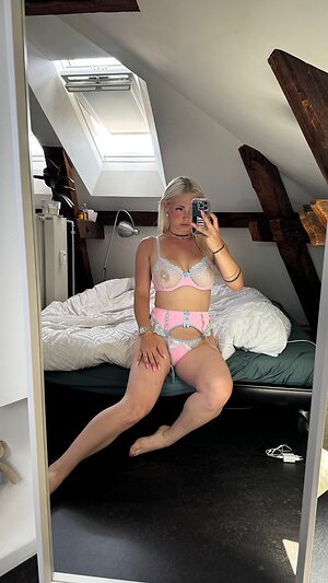 anaisjovanovic Nude Leaked Photo #12