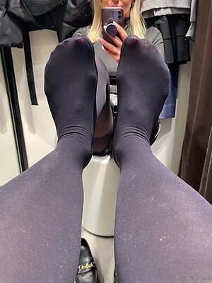 anas socks Nude Leaked Photo #11